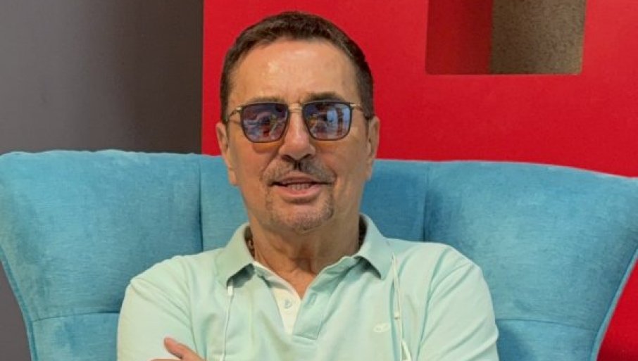 KEBA U POSETI "NOVOSTIMA": Pozvao našu publiku na koncert na "Taš" (FOTO/VIDEO)